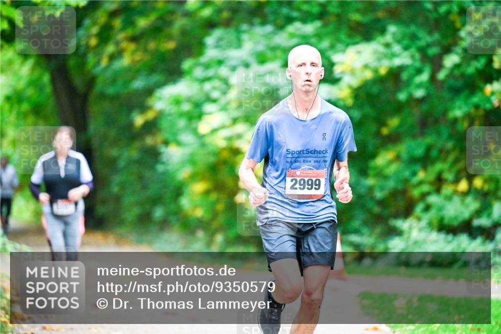 12.10.2025 - Bramfelder Halbmarathon 2025 Dr. Thomas Lammeyer http://msf.ph/oto/9350579 12.10.2025 10:34:47 Laufen 2999 meine-sportfotos.de