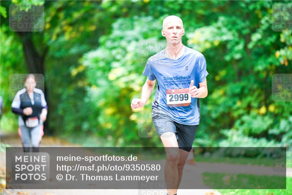 12.10.2025 - Bramfelder Halbmarathon 2025 Dr. Thomas Lammeyer http://msf.ph/oto/9350580 12.10.2025 10:34:47 Laufen 2999 meine-sportfotos.de
