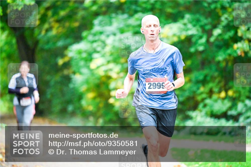 12.10.2025 - Bramfelder Halbmarathon 2025 Dr. Thomas Lammeyer http://msf.ph/oto/9350581 12.10.2025 10:34:47 Laufen 2999 meine-sportfotos.de