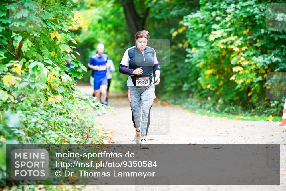 12.10.2025 - Bramfelder Halbmarathon 2025 Dr. Thomas Lammeyer http://msf.ph/oto/9350584 12.10.2025 10:34:49 Laufen 2387 meine-sportfotos.de
