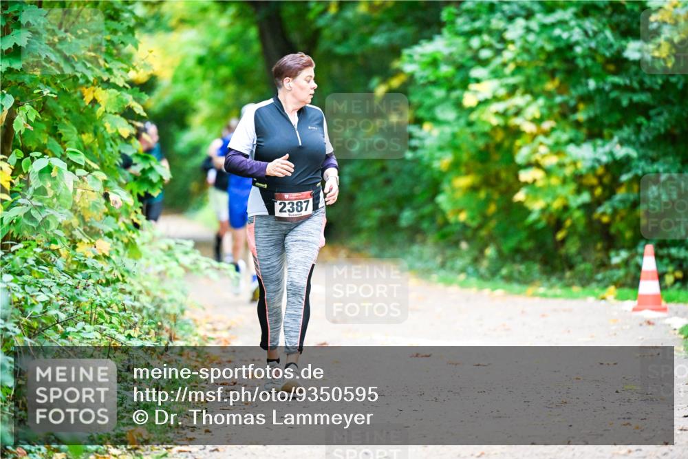 12.10.2025 - Bramfelder Halbmarathon 2025 Dr. Thomas Lammeyer http://msf.ph/oto/9350595 12.10.2025 10:34:51 Laufen 2387 meine-sportfotos.de