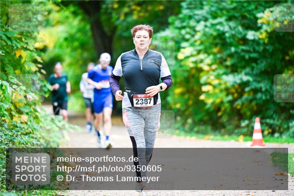 12.10.2025 - Bramfelder Halbmarathon 2025 Dr. Thomas Lammeyer http://msf.ph/oto/9350605 12.10.2025 10:34:52 Laufen 2387 meine-sportfotos.de