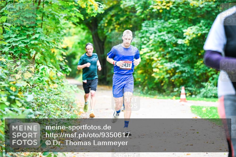 12.10.2025 - Bramfelder Halbmarathon 2025 Dr. Thomas Lammeyer http://msf.ph/oto/9350617 12.10.2025 10:34:56 Laufen 2431 meine-sportfotos.de