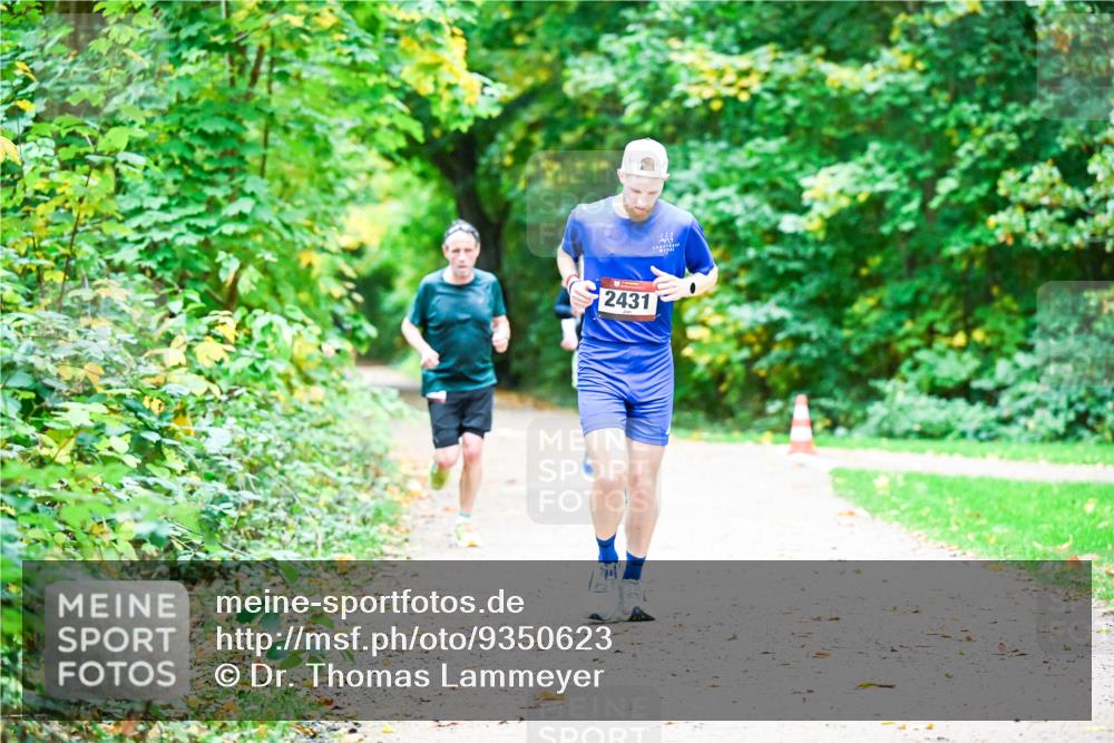 12.10.2025 - Bramfelder Halbmarathon 2025 Dr. Thomas Lammeyer http://msf.ph/oto/9350623 12.10.2025 10:34:57 Laufen 227, 2431 meine-sportfotos.de