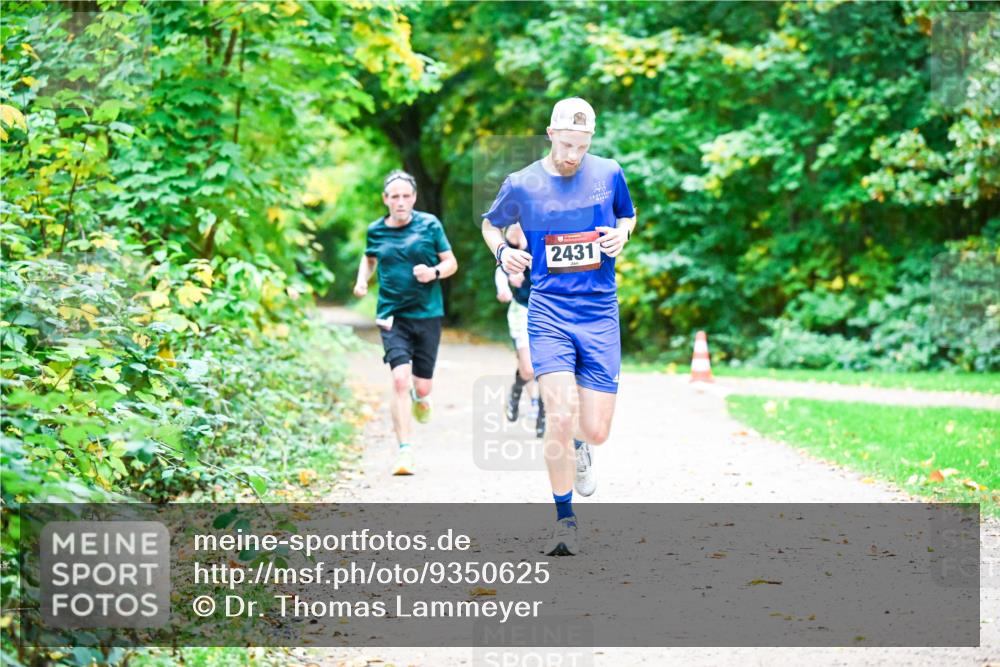 12.10.2025 - Bramfelder Halbmarathon 2025 Dr. Thomas Lammeyer http://msf.ph/oto/9350625 12.10.2025 10:34:57 Laufen 2431, 220 meine-sportfotos.de