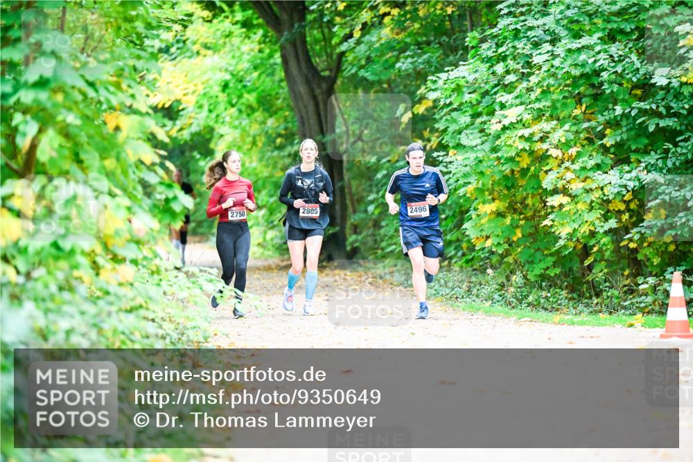 12.10.2025 - Bramfelder Halbmarathon 2025 Dr. Thomas Lammeyer http://msf.ph/oto/9350649 12.10.2025 10:35:16 Laufen 2750, 2809, 2496 meine-sportfotos.de