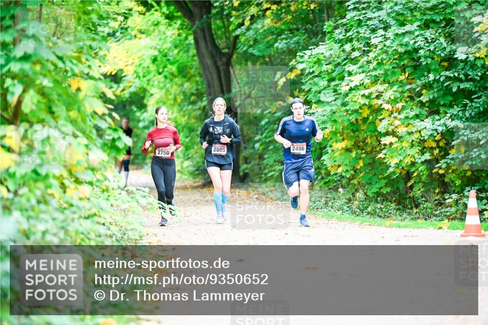 12.10.2025 - Bramfelder Halbmarathon 2025 Dr. Thomas Lammeyer http://msf.ph/oto/9350652 12.10.2025 10:35:16 Laufen 2750, 2809, 2496 meine-sportfotos.de