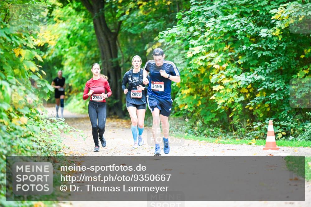 12.10.2025 - Bramfelder Halbmarathon 2025 Dr. Thomas Lammeyer http://msf.ph/oto/9350667 12.10.2025 10:35:18 Laufen 2750, 2809, 2496 meine-sportfotos.de