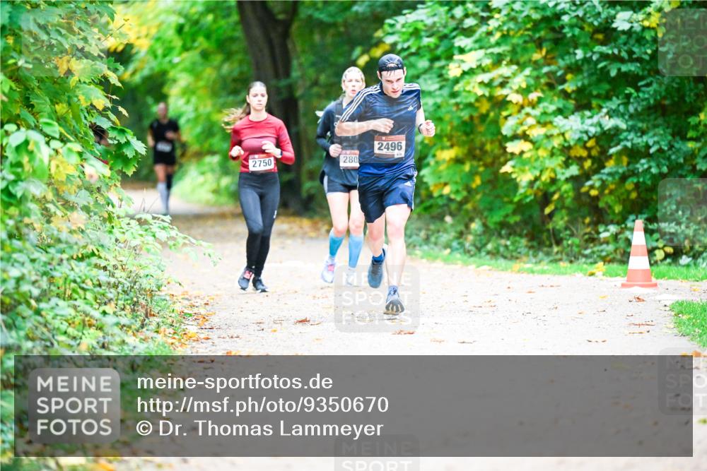 12.10.2025 - Bramfelder Halbmarathon 2025 Dr. Thomas Lammeyer http://msf.ph/oto/9350670 12.10.2025 10:35:19 Laufen 2750, 280, 2496 meine-sportfotos.de