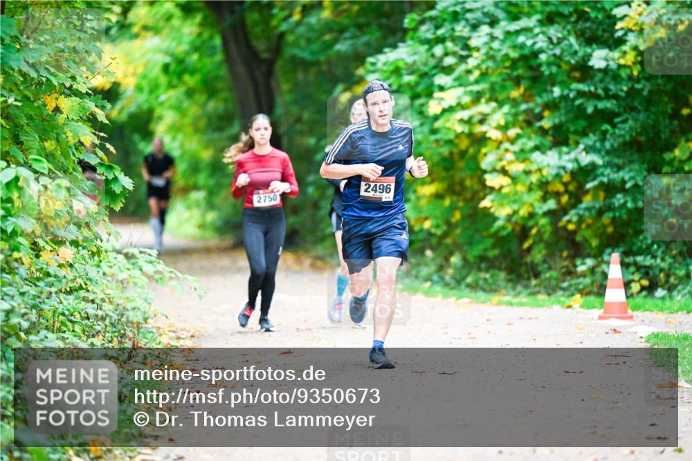 12.10.2025 - Bramfelder Halbmarathon 2025 Dr. Thomas Lammeyer http://msf.ph/oto/9350673 12.10.2025 10:35:19 Laufen 2750, 2496, 855 meine-sportfotos.de