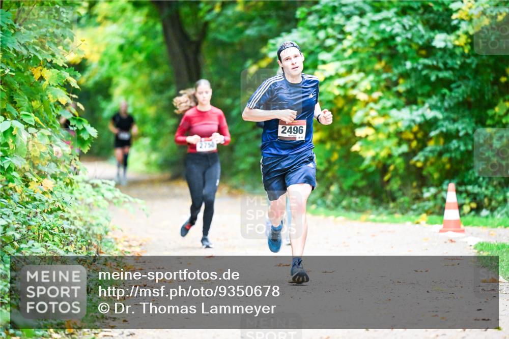 12.10.2025 - Bramfelder Halbmarathon 2025 Dr. Thomas Lammeyer http://msf.ph/oto/9350678 12.10.2025 10:35:20 Laufen 2750, 2496 meine-sportfotos.de