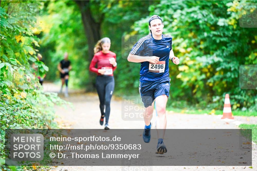 12.10.2025 - Bramfelder Halbmarathon 2025 Dr. Thomas Lammeyer http://msf.ph/oto/9350683 12.10.2025 10:35:21 Laufen 2496, 55 meine-sportfotos.de