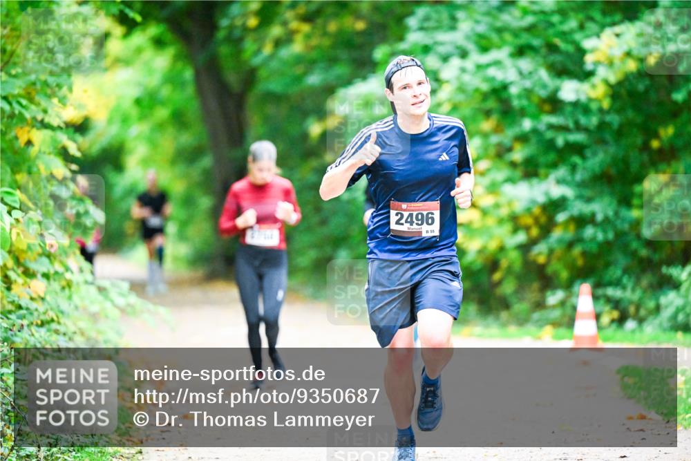 12.10.2025 - Bramfelder Halbmarathon 2025 Dr. Thomas Lammeyer http://msf.ph/oto/9350687 12.10.2025 10:35:21 Laufen 2496, 55 meine-sportfotos.de