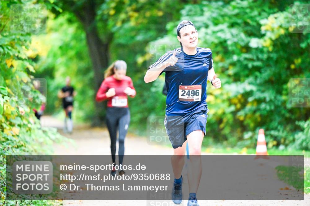 12.10.2025 - Bramfelder Halbmarathon 2025 Dr. Thomas Lammeyer http://msf.ph/oto/9350688 12.10.2025 10:35:21 Laufen 2496, 55 meine-sportfotos.de