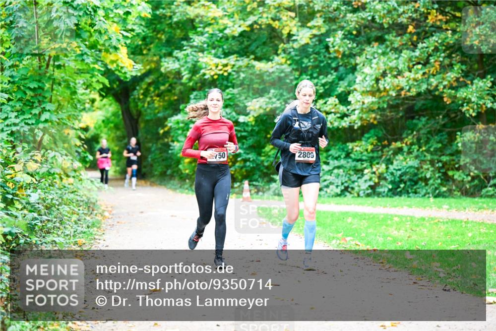 12.10.2025 - Bramfelder Halbmarathon 2025 Dr. Thomas Lammeyer http://msf.ph/oto/9350714 12.10.2025 10:35:27 Laufen 750, 2809 meine-sportfotos.de