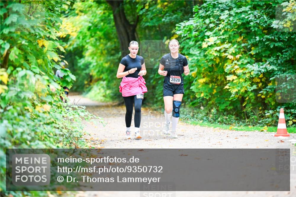 12.10.2025 - Bramfelder Halbmarathon 2025 Dr. Thomas Lammeyer http://msf.ph/oto/9350732 12.10.2025 10:35:32 Laufen 281, 2820 meine-sportfotos.de