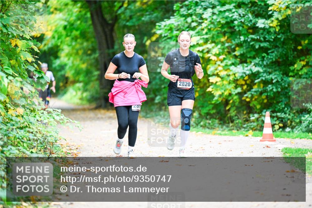 12.10.2025 - Bramfelder Halbmarathon 2025 Dr. Thomas Lammeyer http://msf.ph/oto/9350747 12.10.2025 10:35:35 Laufen 2820, 281 meine-sportfotos.de