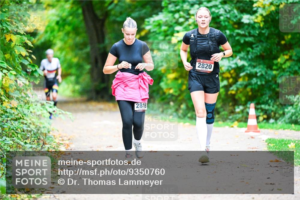 12.10.2025 - Bramfelder Halbmarathon 2025 Dr. Thomas Lammeyer http://msf.ph/oto/9350760 12.10.2025 10:35:36 Laufen 2820, 2819 meine-sportfotos.de
