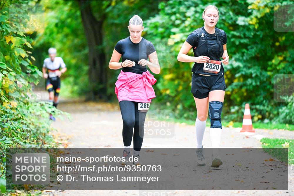 12.10.2025 - Bramfelder Halbmarathon 2025 Dr. Thomas Lammeyer http://msf.ph/oto/9350763 12.10.2025 10:35:37 Laufen 2819, 2820 meine-sportfotos.de