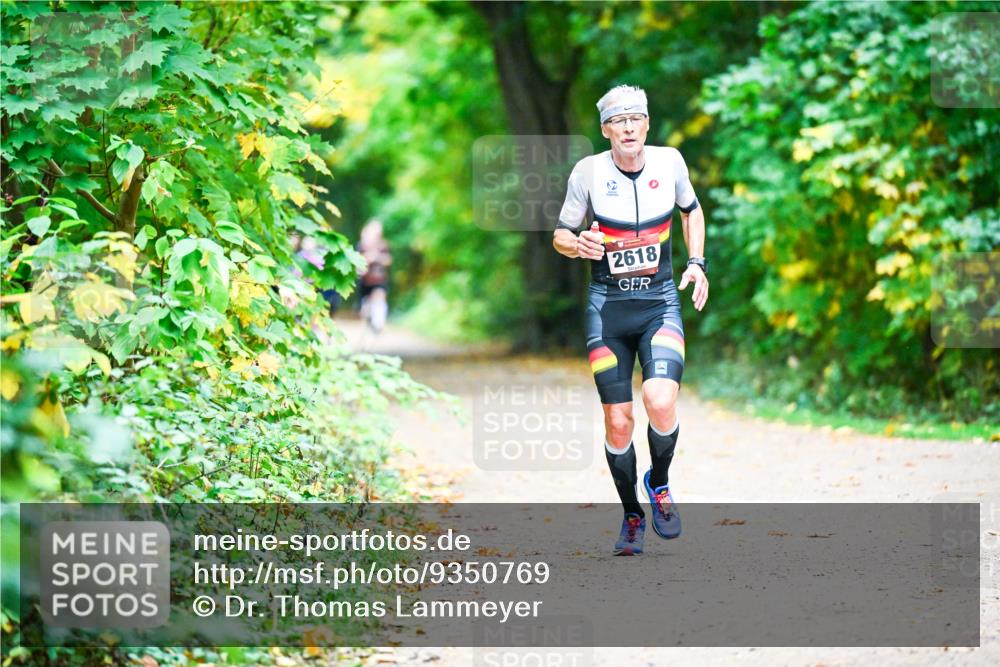 12.10.2025 - Bramfelder Halbmarathon 2025 Dr. Thomas Lammeyer http://msf.ph/oto/9350769 12.10.2025 10:35:42 Laufen 2618 meine-sportfotos.de