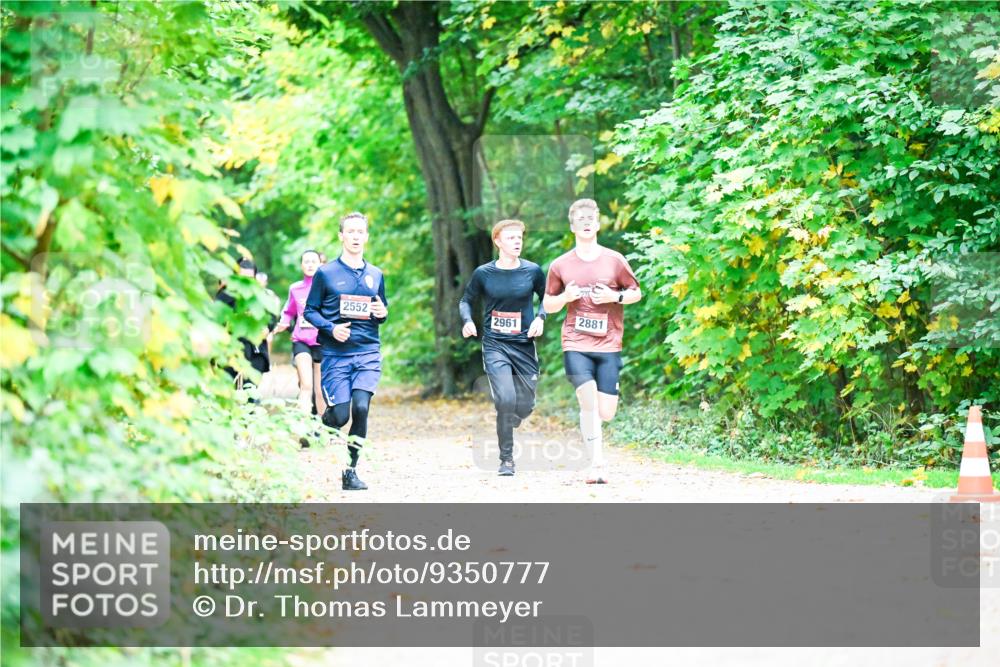 12.10.2025 - Bramfelder Halbmarathon 2025 Dr. Thomas Lammeyer http://msf.ph/oto/9350777 12.10.2025 10:35:58 Laufen 2552, 2961, 2881 meine-sportfotos.de