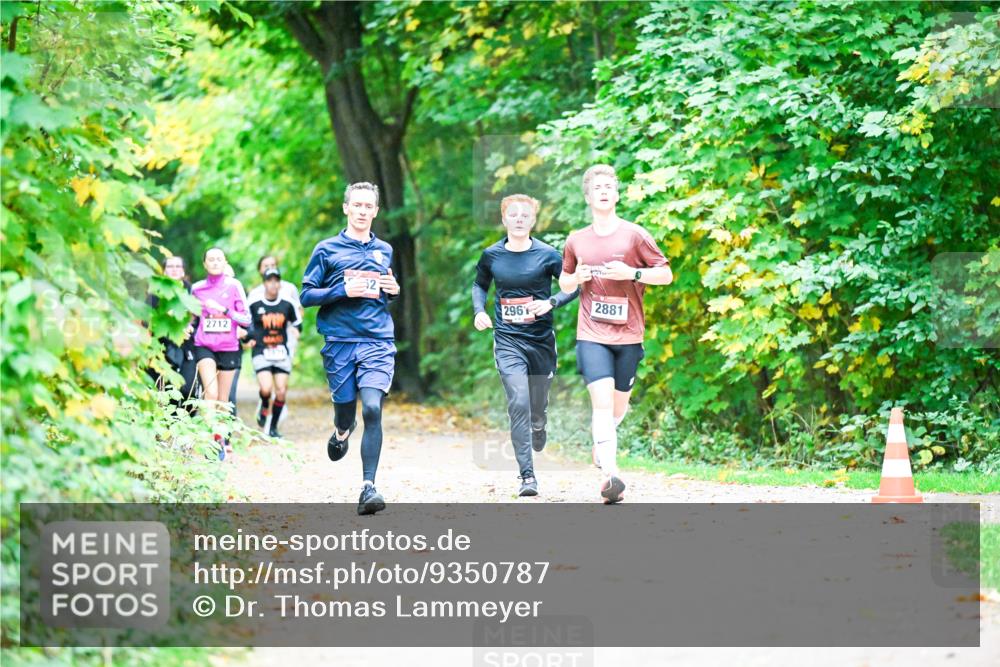 12.10.2025 - Bramfelder Halbmarathon 2025 Dr. Thomas Lammeyer http://msf.ph/oto/9350787 12.10.2025 10:35:59 Laufen 2712, 2961, 2881 meine-sportfotos.de