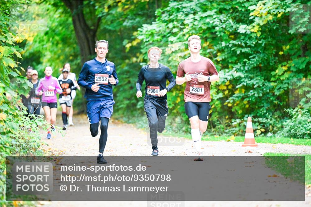 12.10.2025 - Bramfelder Halbmarathon 2025 Dr. Thomas Lammeyer http://msf.ph/oto/9350798 12.10.2025 10:36:00 Laufen 2712, 2552, 2961, 2881 meine-sportfotos.de