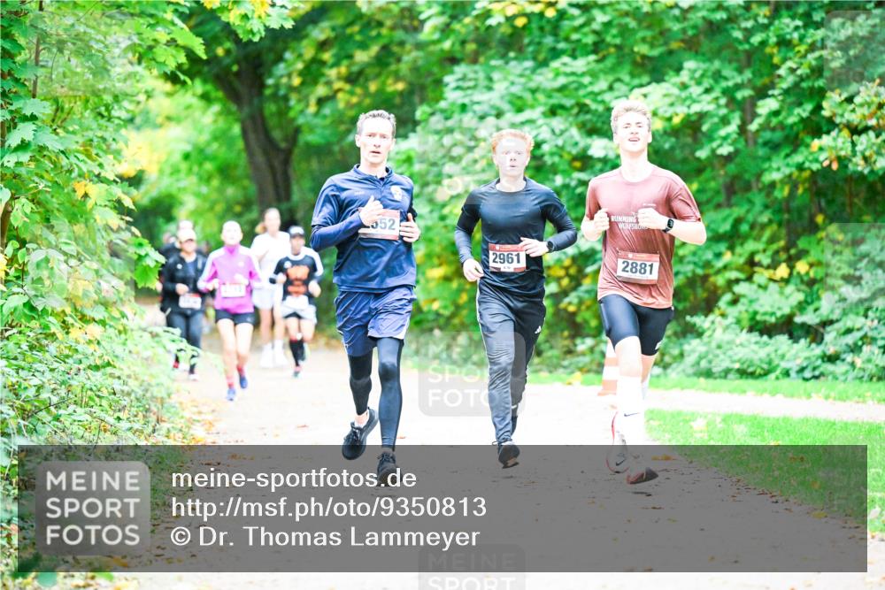 12.10.2025 - Bramfelder Halbmarathon 2025 Dr. Thomas Lammeyer http://msf.ph/oto/9350813 12.10.2025 10:36:02 Laufen 352, 2961, 2881 meine-sportfotos.de