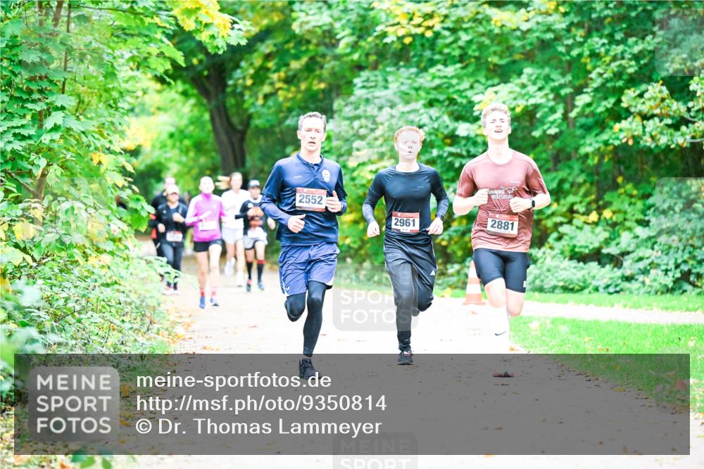 12.10.2025 - Bramfelder Halbmarathon 2025 Dr. Thomas Lammeyer http://msf.ph/oto/9350814 12.10.2025 10:36:03 Laufen 2552, 2961, 2881 meine-sportfotos.de