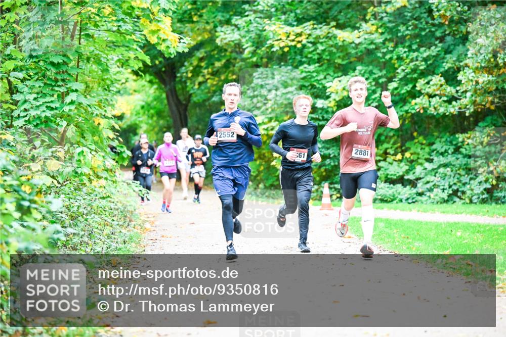 12.10.2025 - Bramfelder Halbmarathon 2025 Dr. Thomas Lammeyer http://msf.ph/oto/9350816 12.10.2025 10:36:03 Laufen 2552, 61, 2881 meine-sportfotos.de