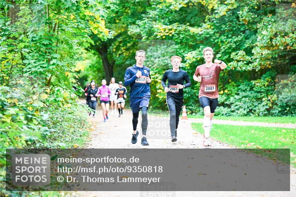 12.10.2025 - Bramfelder Halbmarathon 2025 Dr. Thomas Lammeyer http://msf.ph/oto/9350818 12.10.2025 10:36:03 Laufen 2552, 2961, 2881 meine-sportfotos.de