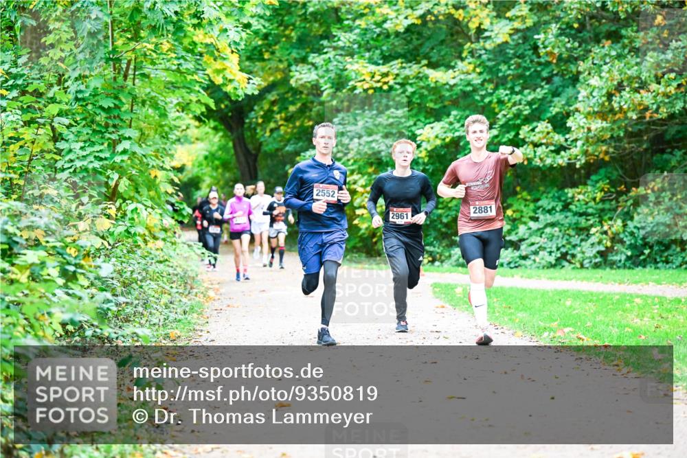 12.10.2025 - Bramfelder Halbmarathon 2025 Dr. Thomas Lammeyer http://msf.ph/oto/9350819 12.10.2025 10:36:03 Laufen 2552, 2961, 2881 meine-sportfotos.de