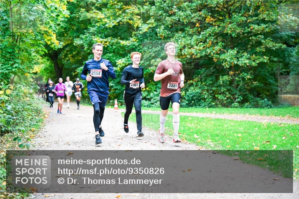 12.10.2025 - Bramfelder Halbmarathon 2025 Dr. Thomas Lammeyer http://msf.ph/oto/9350826 12.10.2025 10:36:04 Laufen 2552, 2961, 2881 meine-sportfotos.de