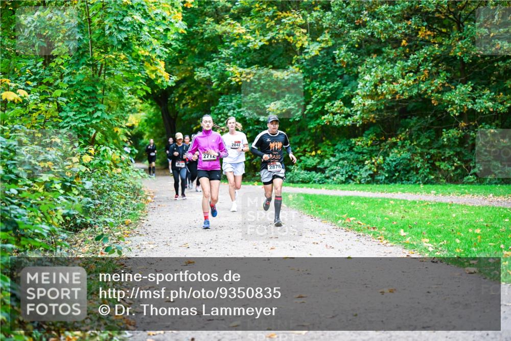 12.10.2025 - Bramfelder Halbmarathon 2025 Dr. Thomas Lammeyer http://msf.ph/oto/9350835 12.10.2025 10:36:08 Laufen 2836, 2712, 2842, 2878 meine-sportfotos.de