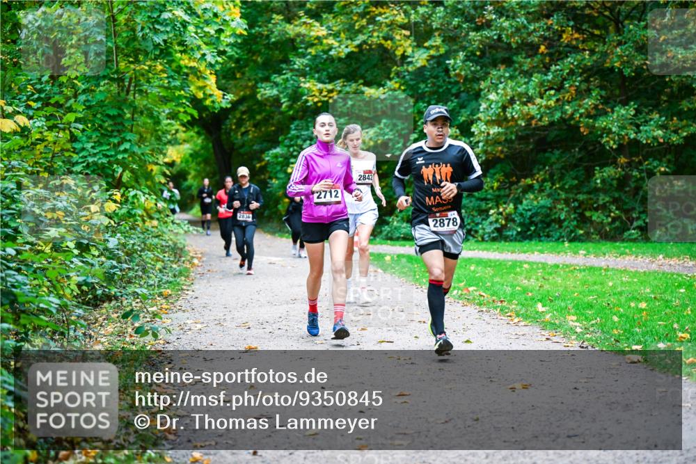 12.10.2025 - Bramfelder Halbmarathon 2025 Dr. Thomas Lammeyer http://msf.ph/oto/9350845 12.10.2025 10:36:10 Laufen 2836, 2712, 2842, 2878 meine-sportfotos.de