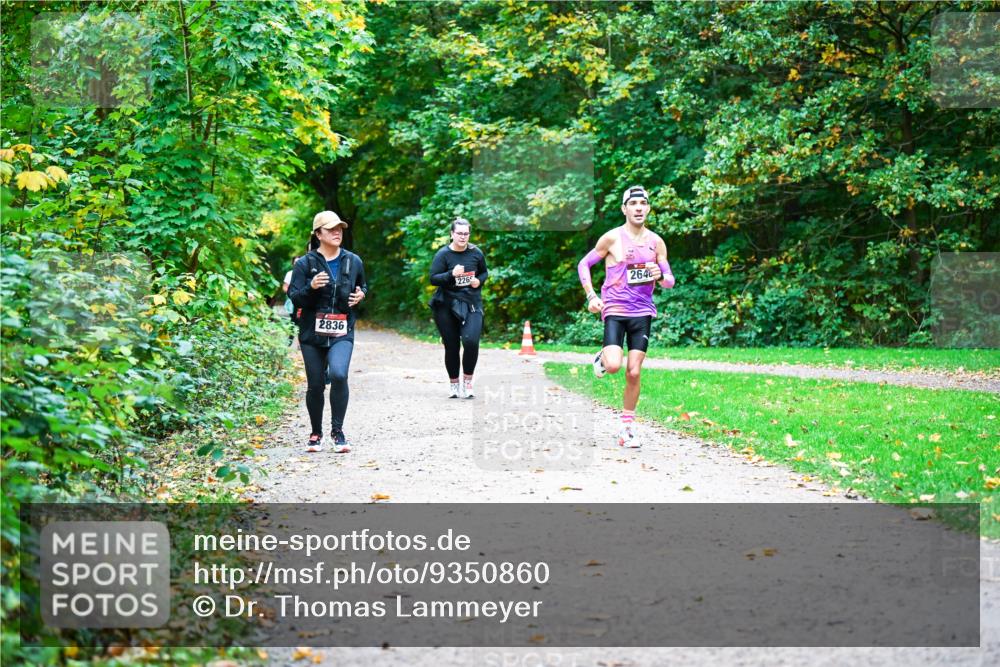 12.10.2025 - Bramfelder Halbmarathon 2025 Dr. Thomas Lammeyer http://msf.ph/oto/9350860 12.10.2025 10:36:13 Laufen 2836, 226, 2646 meine-sportfotos.de