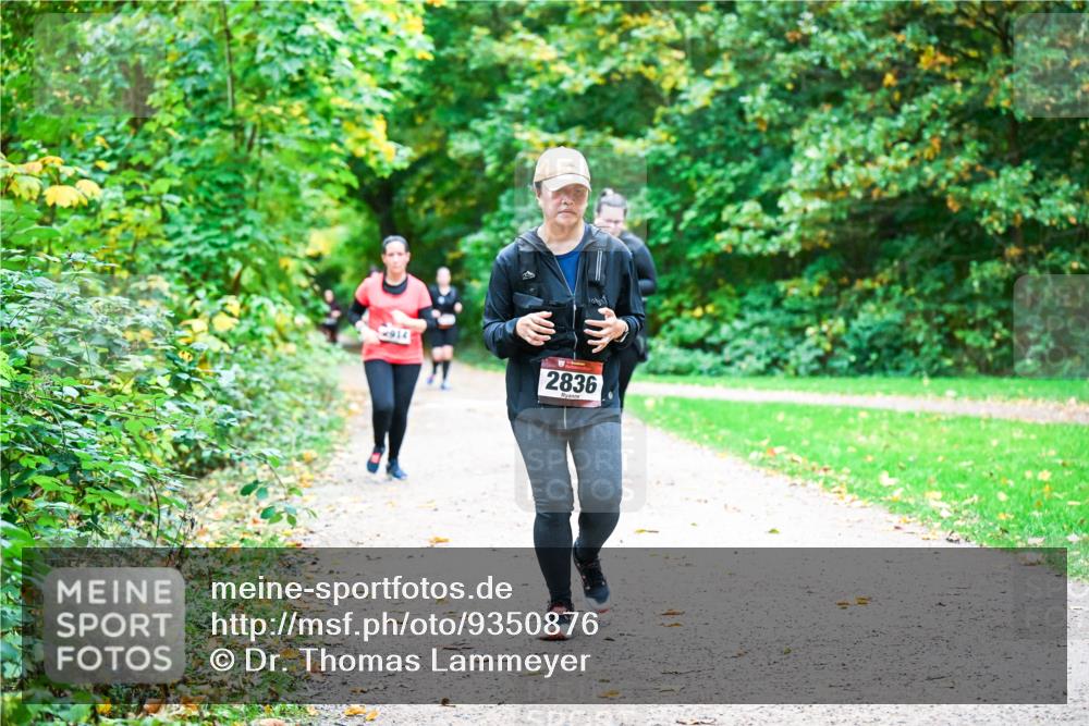 12.10.2025 - Bramfelder Halbmarathon 2025 Dr. Thomas Lammeyer http://msf.ph/oto/9350876 12.10.2025 10:36:16 Laufen 914, 2836 meine-sportfotos.de