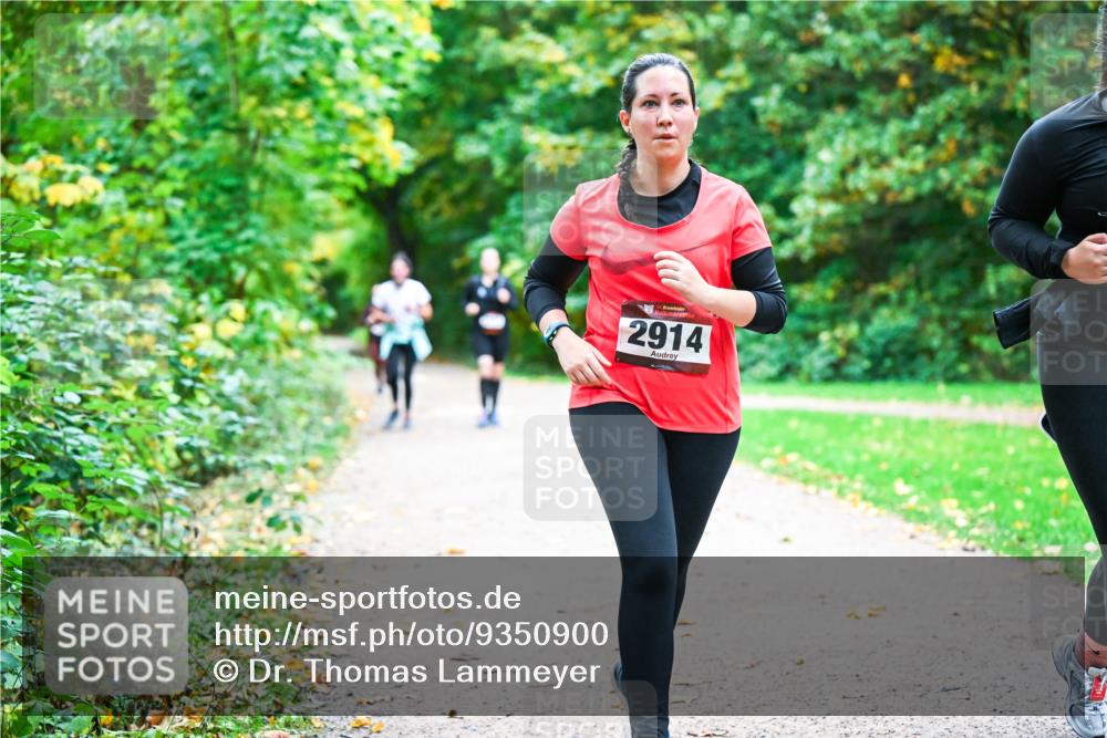 12.10.2025 - Bramfelder Halbmarathon 2025 Dr. Thomas Lammeyer http://msf.ph/oto/9350900 12.10.2025 10:36:19 Laufen 34, 2914 meine-sportfotos.de