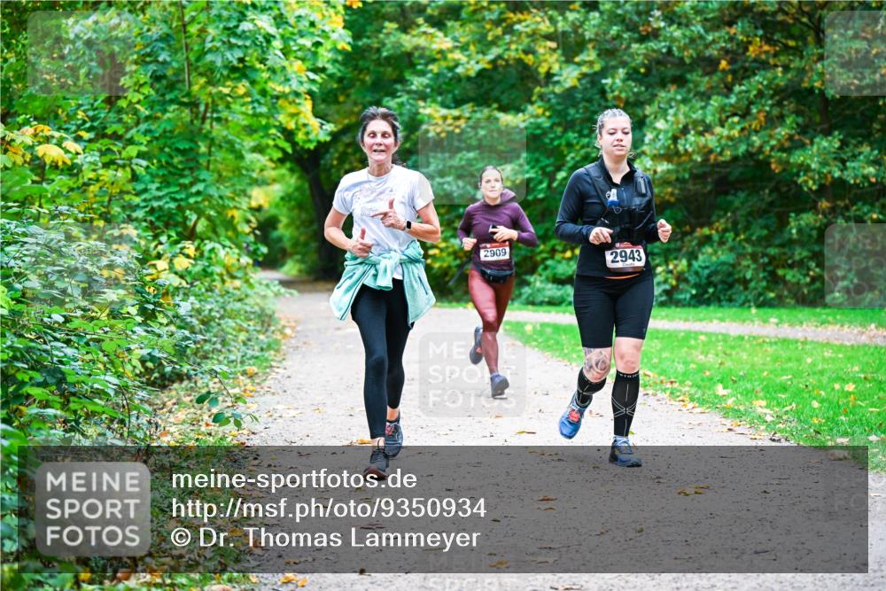 12.10.2025 - Bramfelder Halbmarathon 2025 Dr. Thomas Lammeyer http://msf.ph/oto/9350934 12.10.2025 10:36:25 Laufen 2909, 2943 meine-sportfotos.de