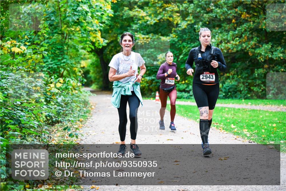 12.10.2025 - Bramfelder Halbmarathon 2025 Dr. Thomas Lammeyer http://msf.ph/oto/9350935 12.10.2025 10:36:25 Laufen 2909, 2943 meine-sportfotos.de