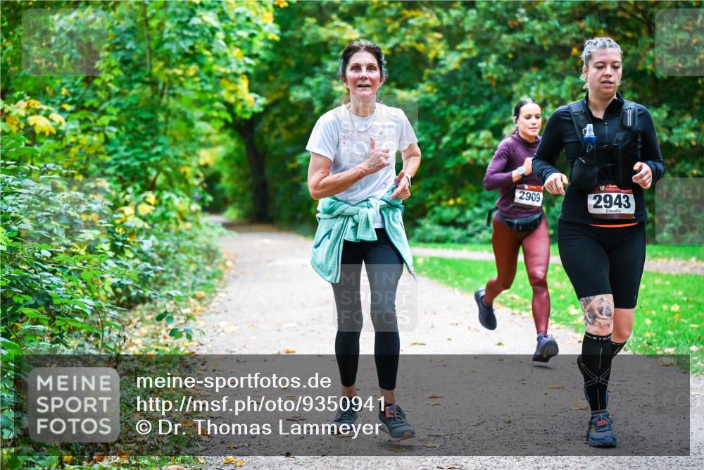 12.10.2025 - Bramfelder Halbmarathon 2025 Dr. Thomas Lammeyer http://msf.ph/oto/9350941 12.10.2025 10:36:26 Laufen 2909, 2943 meine-sportfotos.de