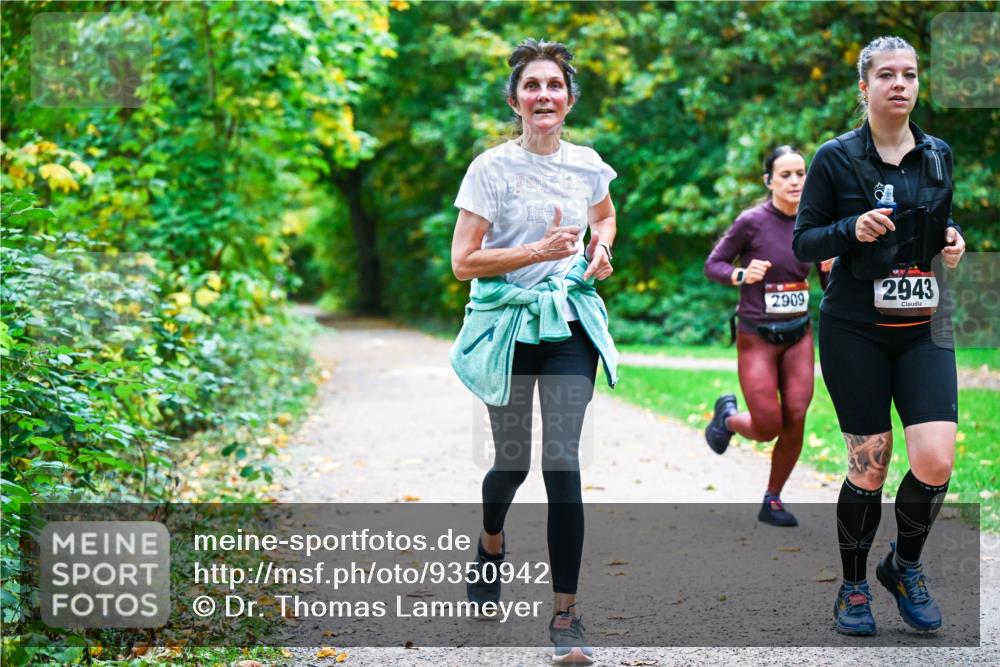 12.10.2025 - Bramfelder Halbmarathon 2025 Dr. Thomas Lammeyer http://msf.ph/oto/9350942 12.10.2025 10:36:26 Laufen 2909, 2943 meine-sportfotos.de