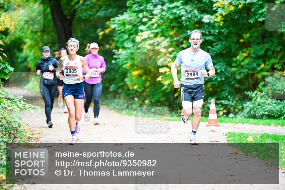 12.10.2025 - Bramfelder Halbmarathon 2025 Dr. Thomas Lammeyer http://msf.ph/oto/9350982 12.10.2025 10:36:57 Laufen 2728, 2985, 7849, 2984 meine-sportfotos.de