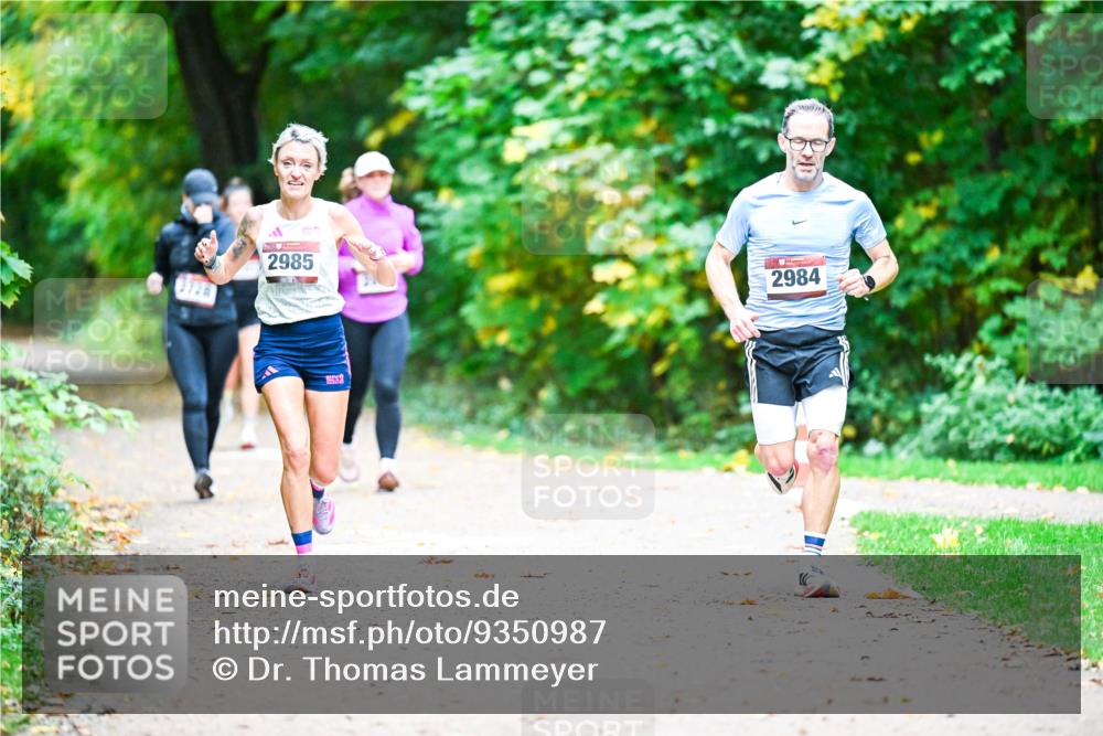 12.10.2025 - Bramfelder Halbmarathon 2025 Dr. Thomas Lammeyer http://msf.ph/oto/9350987 12.10.2025 10:36:57 Laufen 2985, 2984 meine-sportfotos.de