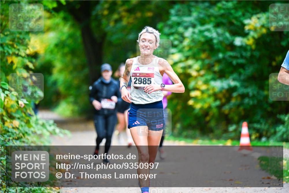 12.10.2025 - Bramfelder Halbmarathon 2025 Dr. Thomas Lammeyer http://msf.ph/oto/9350997 12.10.2025 10:36:59 Laufen 2985 meine-sportfotos.de
