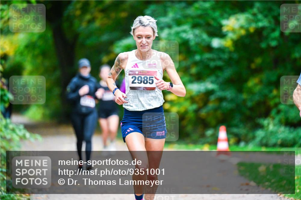 12.10.2025 - Bramfelder Halbmarathon 2025 Dr. Thomas Lammeyer http://msf.ph/oto/9351001 12.10.2025 10:37:00 Laufen 34, 2985 meine-sportfotos.de