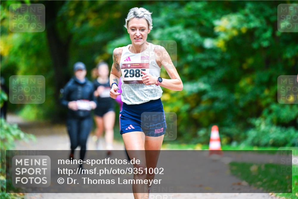12.10.2025 - Bramfelder Halbmarathon 2025 Dr. Thomas Lammeyer http://msf.ph/oto/9351002 12.10.2025 10:37:00 Laufen 34, 2985 meine-sportfotos.de