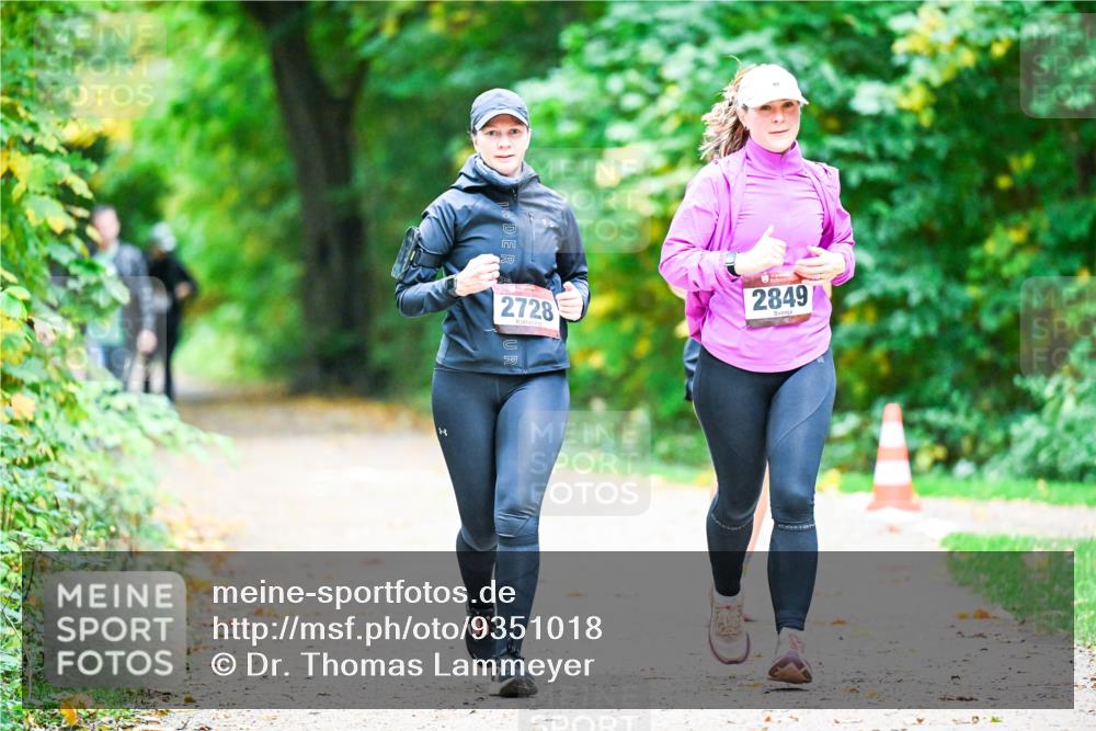 12.10.2025 - Bramfelder Halbmarathon 2025 Dr. Thomas Lammeyer http://msf.ph/oto/9351018 12.10.2025 10:37:03 Laufen 3, 20, 2728, 2849, 50 meine-sportfotos.de