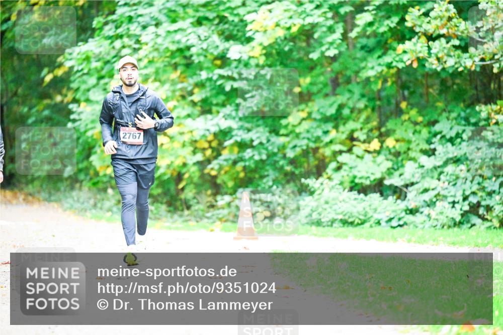 12.10.2025 - Bramfelder Halbmarathon 2025 Dr. Thomas Lammeyer http://msf.ph/oto/9351024 12.10.2025 10:37:15 Laufen 2767 meine-sportfotos.de