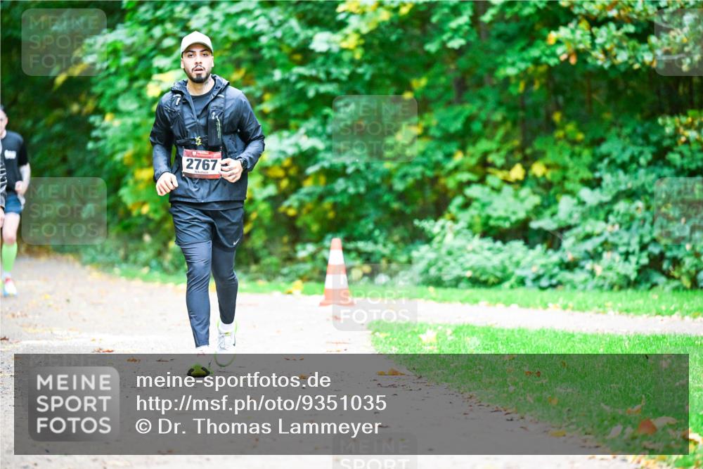 12.10.2025 - Bramfelder Halbmarathon 2025 Dr. Thomas Lammeyer http://msf.ph/oto/9351035 12.10.2025 10:37:16 Laufen 2767 meine-sportfotos.de